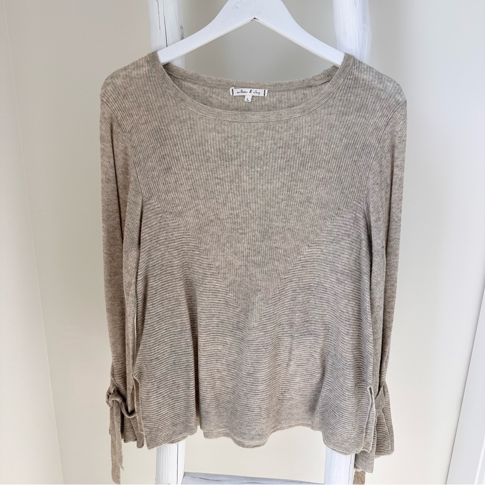 Willow & Clay Bell and Tie Sleeve Taupe Knit Sweater SZ Large